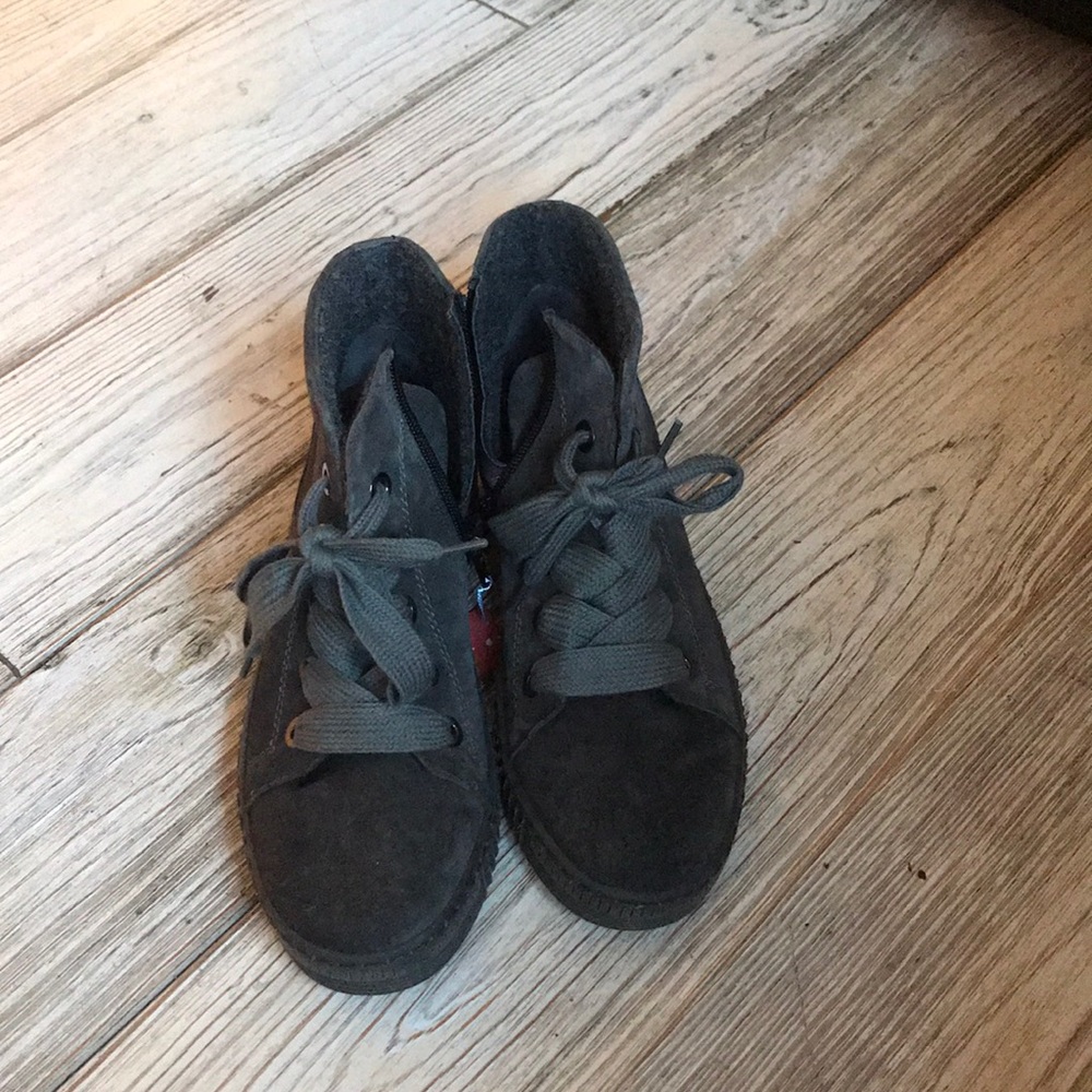 Brand new tags on Gabor walking shoes